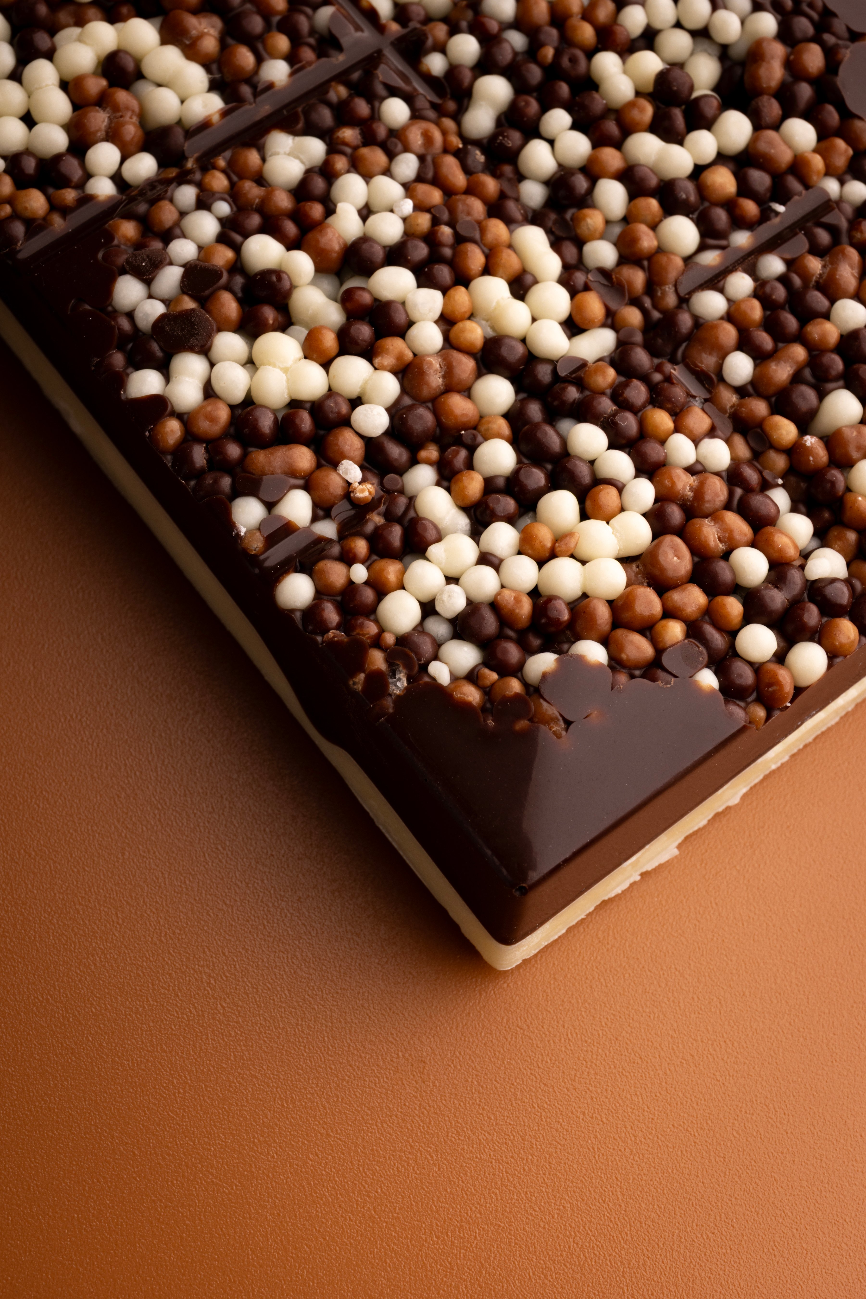 chocolate bar with crispies